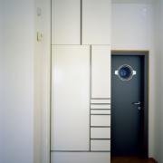 ArchitektInnen / KünstlerInnen: Irmgard Frank<br>Projekt: Möbel Wohnung Graf Starhemberggasse<br>Aufnahmedatum: 11/98<br>Format: 4x5'' C-Dia<br>Lieferformat: Dia-Duplikat, Scan 300 dpi<br>Bestell-Nummer: 8414/B<br>