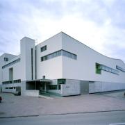 ArchitektInnen / KünstlerInnen: Heinz Tesar<br>Projekt: Museum Sammlung Essl<br>Aufnahmedatum: 12/99<br>Format: 4x5'' C-Dia<br>Lieferformat: Dia-Duplikat, Scan 300 dpi<br>Bestell-Nummer: 9353/C<br>