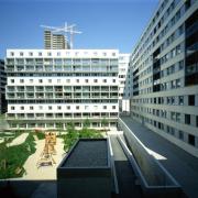 ArchitektInnen / KünstlerInnen: Eric Steiner<br>Projekt: Donau City Bauteil Steiner<br>Aufnahmedatum: 06/99<br>Format: 4x5'' C-Dia<br>Lieferformat: Dia-Duplikat, Scan 300 dpi<br>Bestell-Nummer: 9031/D<br>