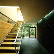 ArchitektInnen / KünstlerInnen: Henke Schreieck Architekten<br>Projekt: Einfamilienhaus<br>Aufnahmedatum: 08/98<br>Format: 4x5'' C-Dia<br>Lieferformat: Dia-Duplikat, Scan 300 dpi<br>Bestell-Nummer: 8173/B<br>