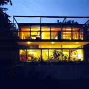 ArchitektInnen / KünstlerInnen: Henke Schreieck Architekten<br>Projekt: Einfamilienhaus<br>Aufnahmedatum: 08/98<br>Format: 4x5'' C-Dia<br>Lieferformat: Dia-Duplikat, Scan 300 dpi<br>Bestell-Nummer: 8179/D<br>