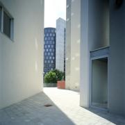 ArchitektInnen / KünstlerInnen: Margarethe Cufer<br>Projekt: Donau City Bauteil Cufer & Partner<br>Aufnahmedatum: 08/99<br>Format: 4x5'' C-Dia<br>Lieferformat: Dia-Duplikat, Scan 300 dpi<br>Bestell-Nummer: 9042/B<br>