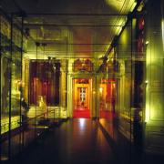 ArchitektInnen / KünstlerInnen: Heidemarie Leitner<br>Projekt: Besuchertunnel Schloss Schönbrunn<br>Aufnahmedatum: 07/99<br>Format: 4x5'' C-Dia<br>Lieferformat: Dia-Duplikat, Scan 300 dpi<br>Bestell-Nummer: 8990/D<br>