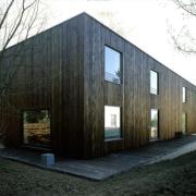 ArchitektInnen / KünstlerInnen: Harry Gugger<br>Projekt: Zweifamilienhaus<br>Aufnahmedatum: 06/97<br>Format: 4x5'' C-Dia<br>Lieferformat: Dia-Duplikat, Scan 300 dpi<br>Bestell-Nummer: 7336/A<br>