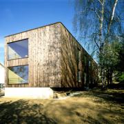 ArchitektInnen / KünstlerInnen: Harry Gugger<br>Projekt: Zweifamilienhaus<br>Aufnahmedatum: 06/97<br>Format: 4x5'' C-Dia<br>Lieferformat: Dia-Duplikat, Scan 300 dpi<br>Bestell-Nummer: 7336/B<br>