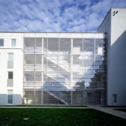 ArchitektInnen / KünstlerInnen: Otto Häuselmayer<br>Projekt: Thermensiedlung Oberlaa<br>Aufnahmedatum: 08/99<br>Format: 4x5'' C-Dia<br>Lieferformat: Dia-Duplikat, Scan 300 dpi<br>Bestell-Nummer: 9123/C<br>