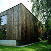 ArchitektInnen / KünstlerInnen: Harry Gugger<br>Projekt: Zweifamilienhaus<br>Aufnahmedatum: 04/97<br>Format: 4x5'' C-Dia<br>Lieferformat: Dia-Duplikat, Scan 300 dpi<br>Bestell-Nummer: 7175/A<br>