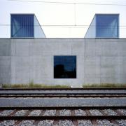 ArchitektInnen / KünstlerInnen: Herzog & de Meuron Architekten BSA/SIA/ETH<br>Projekt: Lokomotiv-Depot, Auf dem Wolf<br>Aufnahmedatum: 08/96<br>Format: 4x5'' C-Dia<br>Lieferformat: Dia-Duplikat, Scan 300 dpi<br>Bestell-Nummer: 6426/B<br>