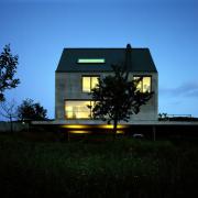 ArchitektInnen / KünstlerInnen: Herzog & de Meuron Architekten BSA/SIA/ETH<br>Projekt: Haus in Leymen<br>Aufnahmedatum: 05/98<br>Format: 4x5'' C-Dia<br>Lieferformat: Dia-Duplikat, Scan 300 dpi<br>Bestell-Nummer: 7920/B<br>
