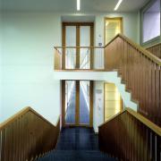 ArchitektInnen / KünstlerInnen: Adolf Krischanitz<br>Projekt: Lauder-Chabad-Campus<br>Aufnahmedatum: 09/99<br>Format: 4x5'' C-Dia<br>Lieferformat: Dia-Duplikat, Scan 300 dpi<br>Bestell-Nummer: 9223/D<br>
