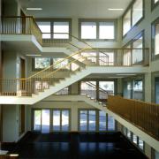 ArchitektInnen / KünstlerInnen: Adolf Krischanitz<br>Projekt: Lauder-Chabad-Campus<br>Aufnahmedatum: 09/99<br>Format: 4x5'' C-Dia<br>Lieferformat: Dia-Duplikat, Scan 300 dpi<br>Bestell-Nummer: 9224/C<br>