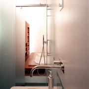 ArchitektInnen / KünstlerInnen: Lakonis Architekten ZT GmbH<br>Projekt: Small Loft<br>Aufnahmedatum: 02/04<br>Format: 4x5'' C-Dia<br>Lieferformat: Dia-Duplikat, Scan 300 dpi<br>Bestell-Nummer: 12020/A<br>