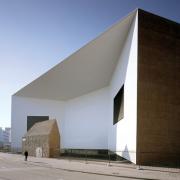 ArchitektInnen / KünstlerInnen: Herzog & de Meuron Architekten BSA/SIA/ETH<br>Projekt: Schaulager<br>Aufnahmedatum: 11/03<br>Format: 4x5'' C-Dia<br>Lieferformat: Dia-Duplikat, Scan 300 dpi<br>Bestell-Nummer: 11942/B<br>