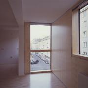 ArchitektInnen / KünstlerInnen: ARTEC Architekten<br>Projekt: Wohnhausanlage Alxingergasse<br>Aufnahmedatum: 10/04<br>Format: 4x5'' C-Dia<br>Lieferformat: Dia-Duplikat, Scan 300 dpi<br>Bestell-Nummer: 12335/D<br>