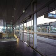 ArchitektInnen / KünstlerInnen: Henke Schreieck Architekten<br>Projekt: Bahnhof Baden<br>Aufnahmedatum: 06/05<br>Format: 4x5'' C-Dia<br>Lieferformat: Dia-Duplikat, Scan 300 dpi<br>Bestell-Nummer: 12481/C<br>