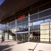 ArchitektInnen / KünstlerInnen: Henke Schreieck Architekten<br>Projekt: Bahnhof Baden<br>Aufnahmedatum: 06/05<br>Format: 4x5'' C-Dia<br>Lieferformat: Dia-Duplikat, Scan 300 dpi<br>Bestell-Nummer: 12480/C<br>