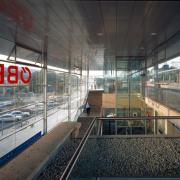 ArchitektInnen / KünstlerInnen: Henke Schreieck Architekten<br>Projekt: Bahnhof Baden<br>Aufnahmedatum: 06/05<br>Format: 4x5'' C-Dia<br>Lieferformat: Dia-Duplikat, Scan 300 dpi<br>Bestell-Nummer: 12481/D<br>