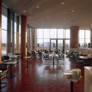 ArchitektInnen / KünstlerInnen: Steven Holl<br>Projekt: Loisium Hotel<br>Aufnahmedatum: 08/03<br>Format: 4x5'' C-Dia<br>Lieferformat: Scan 300 dpi<br>Bestell-Nummer: 12657/D<br>