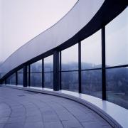 ArchitektInnen / KünstlerInnen: Zaha M. Hadid, Zaha Hadid Architects<br>Projekt: Sprungschanze Berg Isel<br>Aufnahmedatum: 09/05<br>Format: 4x5'' C-Dia<br>Lieferformat: Dia-Duplikat, Scan 300 dpi<br>Bestell-Nummer: 12666/C<br>