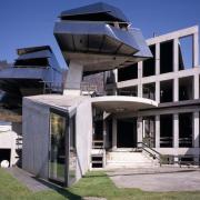ArchitektInnen / KünstlerInnen: Günther Domenig<br>Projekt: Steinhaus<br>Aufnahmedatum: 10/05<br>Format: 4x5'' C-Dia<br>Lieferformat: Dia-Duplikat, Scan 300 dpi<br>Bestell-Nummer: 12619/A<br>