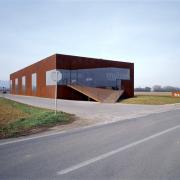 ArchitektInnen / KünstlerInnen: pool Architektur ZT GmbH<br>Projekt: Schlosserhalle mit Bar<br>Aufnahmedatum: 11/05<br>Format: 4x5'' C-Dia<br>Lieferformat: Dia-Duplikat, Scan 300 dpi<br>Bestell-Nummer: 12667/D<br>