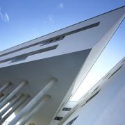 ArchitektInnen / KünstlerInnen: Zaha M. Hadid, Zaha Hadid Architects<br>Projekt: Wohnbau Spittelau<br>Aufnahmedatum: 01/06<br>Format: 4x5'' C-Dia<br>Lieferformat: Dia-Duplikat, Scan 300 dpi<br>Bestell-Nummer: 12717/C<br>