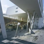 ArchitektInnen / KünstlerInnen: Zaha M. Hadid, Zaha Hadid Architects<br>Projekt: Wohnbau Spittelau<br>Aufnahmedatum: 01/06<br>Format: 4x5'' C-Dia<br>Lieferformat: Dia-Duplikat, Scan 300 dpi<br>Bestell-Nummer: 12716/A<br>