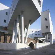 ArchitektInnen / KünstlerInnen: Zaha M. Hadid, Zaha Hadid Architects<br>Projekt: Wohnbau Spittelau<br>Aufnahmedatum: 01/06<br>Format: 4x5'' C-Dia<br>Lieferformat: Dia-Duplikat, Scan 300 dpi<br>Bestell-Nummer: 12716/D<br>
