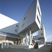 ArchitektInnen / KünstlerInnen: Zaha M. Hadid, Zaha Hadid Architects<br>Projekt: Wohnbau Spittelau<br>Aufnahmedatum: 01/06<br>Format: 4x5'' C-Dia<br>Lieferformat: Dia-Duplikat, Scan 300 dpi<br>Bestell-Nummer: 12714/B<br>