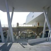 ArchitektInnen / KünstlerInnen: Zaha M. Hadid, Zaha Hadid Architects<br>Projekt: Wohnbau Spittelau<br>Aufnahmedatum: 01/06<br>Format: 4x5'' C-Dia<br>Lieferformat: Dia-Duplikat, Scan 300 dpi<br>Bestell-Nummer: 12716/B<br>