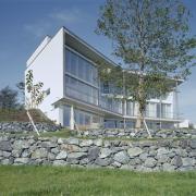 ArchitektInnen / KünstlerInnen: Wolfram Wöhr<br>Projekt: Einfamilienhaus E<br>Aufnahmedatum: 10/01<br>Format: 4x5'' C-Dia<br>Lieferformat: Dia-Duplikat, Scan 300 dpi<br>Bestell-Nummer: 10860/A<br>