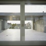 ArchitektInnen / KünstlerInnen: Silvia Gmür, Reto Gmür<br>Projekt: Wohnhaus Müller<br>Aufnahmedatum: 06/06<br>Format: 4x5'' C-Dia<br>Lieferformat: Dia-Duplikat, Scan 300 dpi<br>Bestell-Nummer: 12758/C<br>