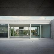 ArchitektInnen / KünstlerInnen: Silvia Gmür, Reto Gmür<br>Projekt: Wohnhaus Müller<br>Aufnahmedatum: 06/06<br>Format: 4x5'' C-Dia<br>Lieferformat: Dia-Duplikat, Scan 300 dpi<br>Bestell-Nummer: 12758/B<br>