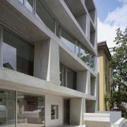 ArchitektInnen / KünstlerInnen: Silvia Gmür, Reto Gmür<br>Projekt: Wohnhaus Müller<br>Aufnahmedatum: 06/06<br>Format: 4x5'' C-Dia<br>Lieferformat: Dia-Duplikat, Scan 300 dpi<br>Bestell-Nummer: 12756/A<br>