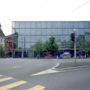ArchitektInnen / KünstlerInnen: Herzog & de Meuron Architekten BSA/SIA/ETH<br>Projekt: Elsässer Tor<br>Aufnahmedatum: 06/06<br>Format: 4x5'' C-Dia<br>Lieferformat: Dia-Duplikat, Scan 300 dpi<br>Bestell-Nummer: 12775/B<br>